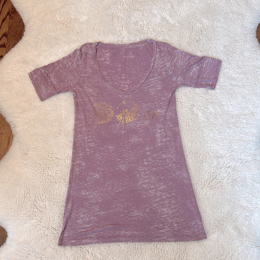 T4T Sustainable Apparel burnout tee, size M, light purple with gold foil graphic